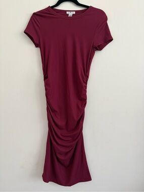 Wish Burgundy Ruched Short Sleeve Midi Dress